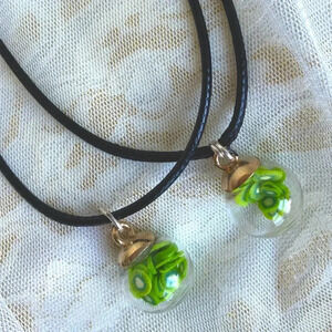Hot Fashion Kiwi Fruit slices in Cute Glass Jar Pendant Pair/Set of 2 Necklaces